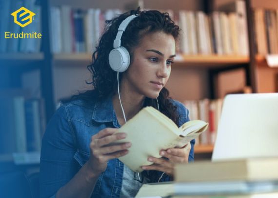 How to Choose Between Live Webinars and Recorded Sessions
