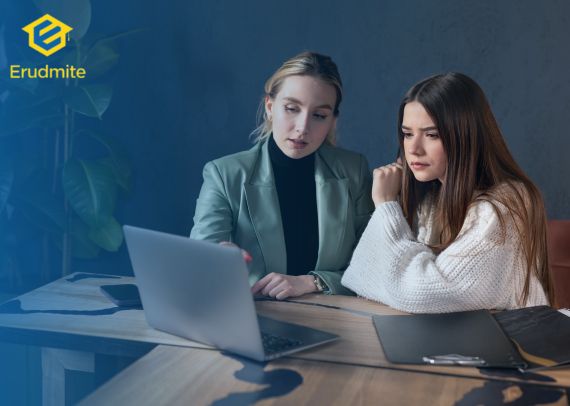 How Do UK Career Advisors Help Students Choose Courses?